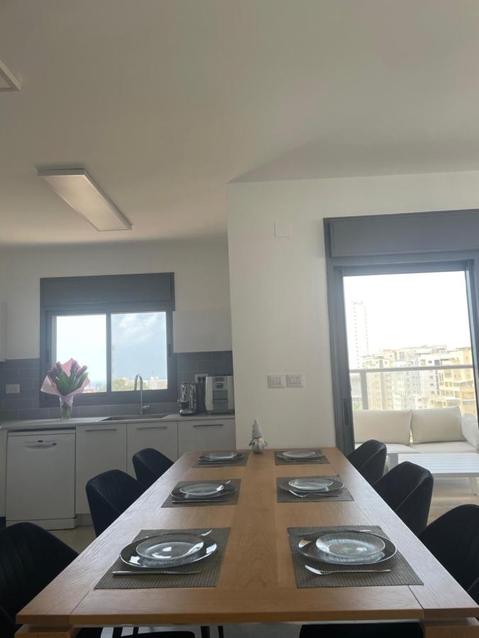 Sea & Fun Apartment Хадера Екстериор снимка