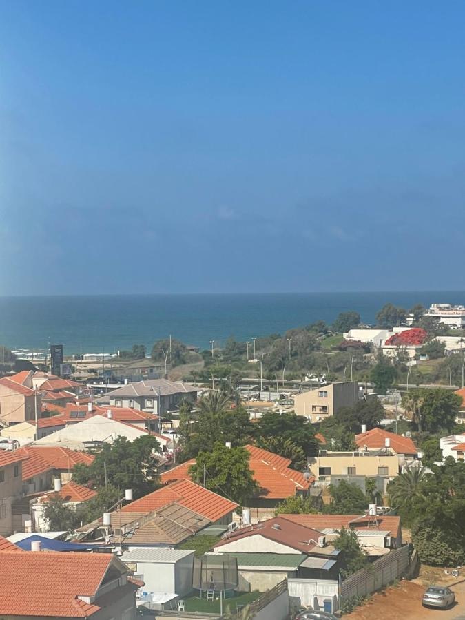 Sea & Fun Apartment Хадера Екстериор снимка