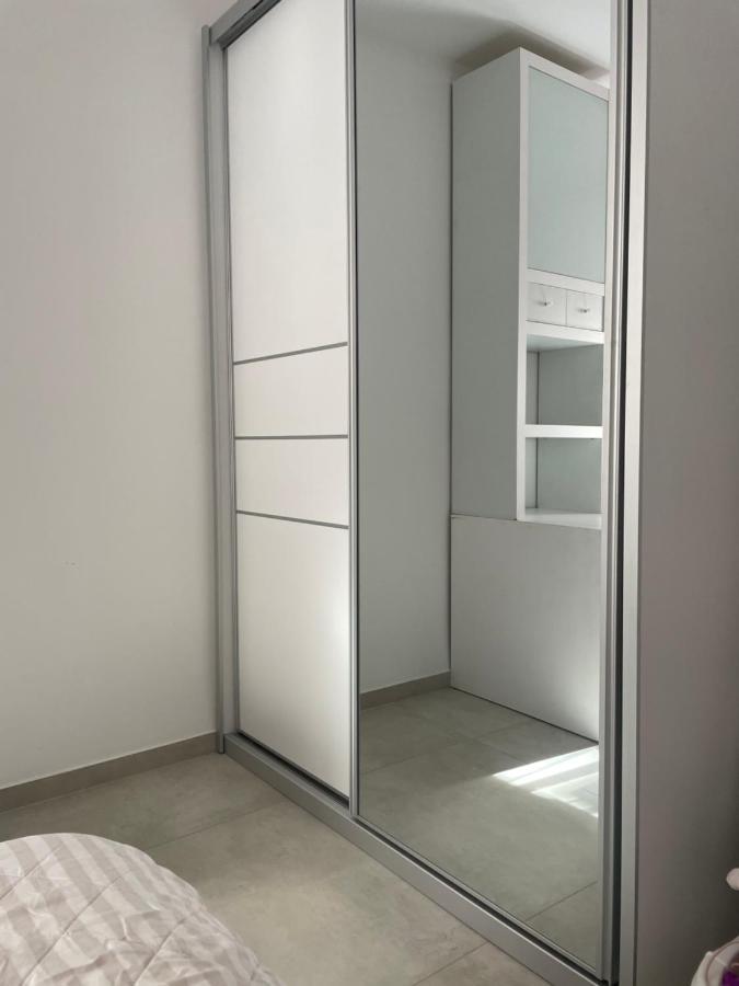 Sea & Fun Apartment Хадера Екстериор снимка