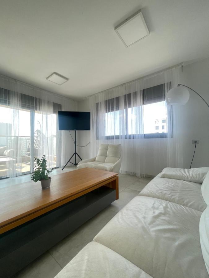 Sea & Fun Apartment Хадера Екстериор снимка