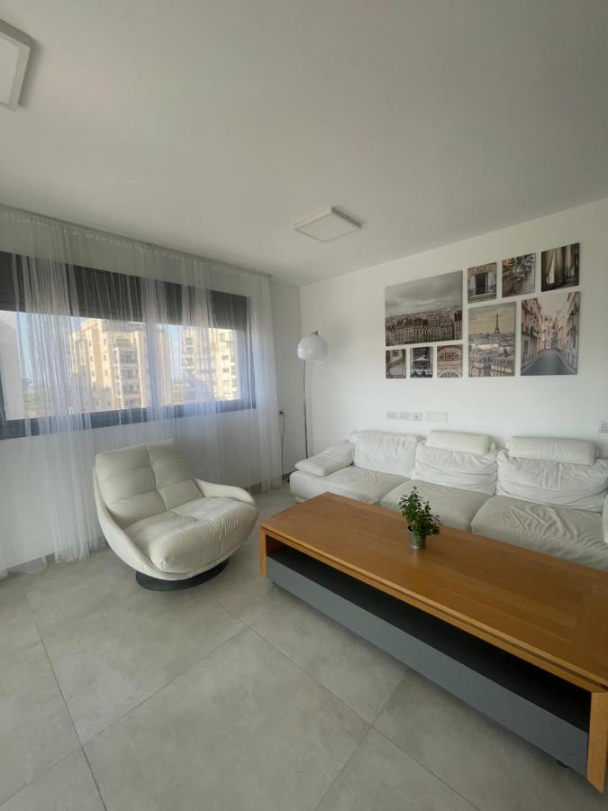 Sea & Fun Apartment Хадера Екстериор снимка